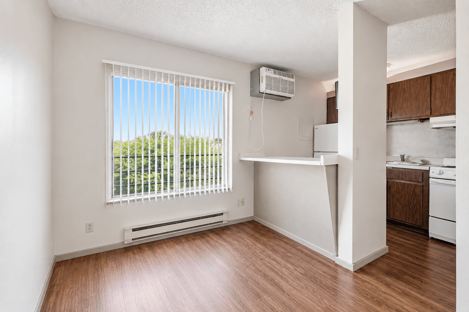Waterloo Apartment: 1040-1138 Patrick Court