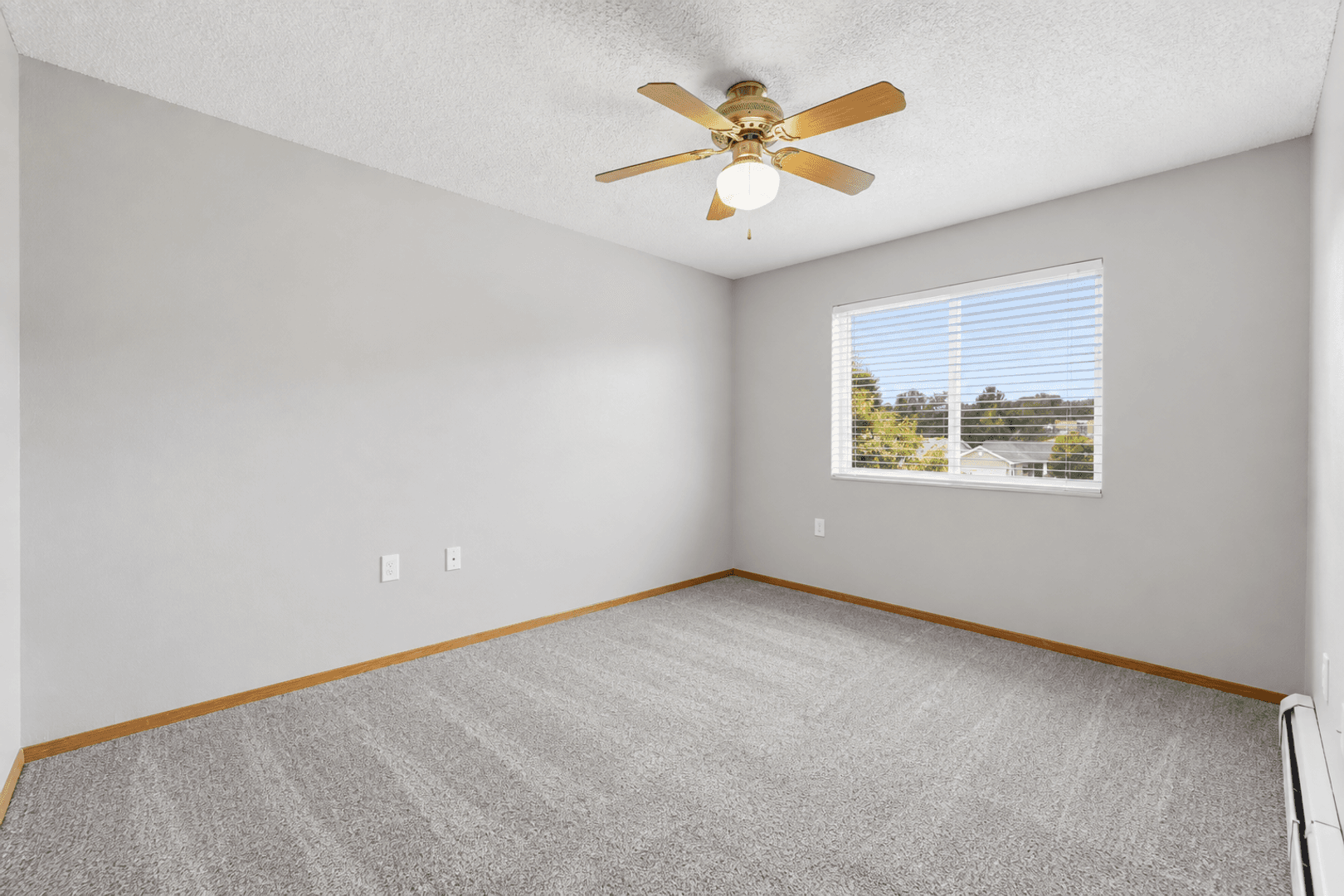 Waverly Apartment: 701 16th Street SW