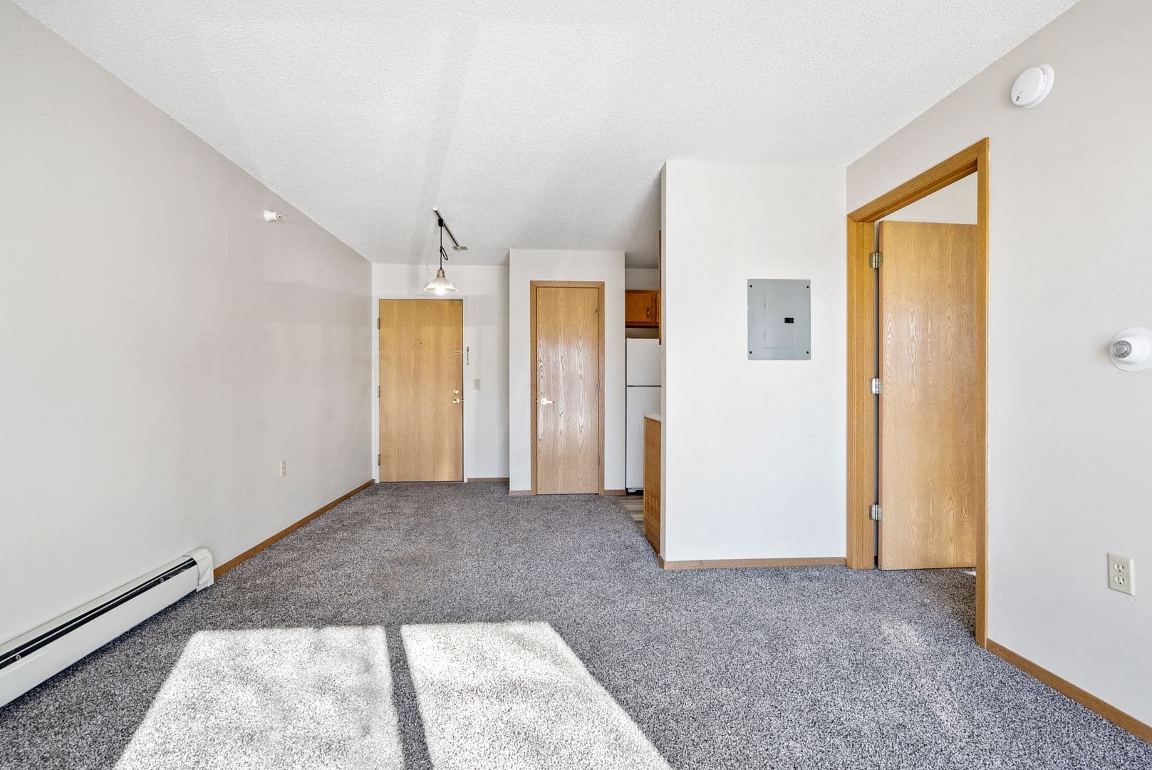 Waverly Apartment: 701 16th Street SW