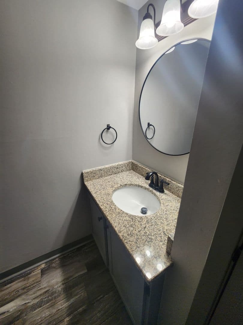 Omaha Apartment: 3816 109th Plaza