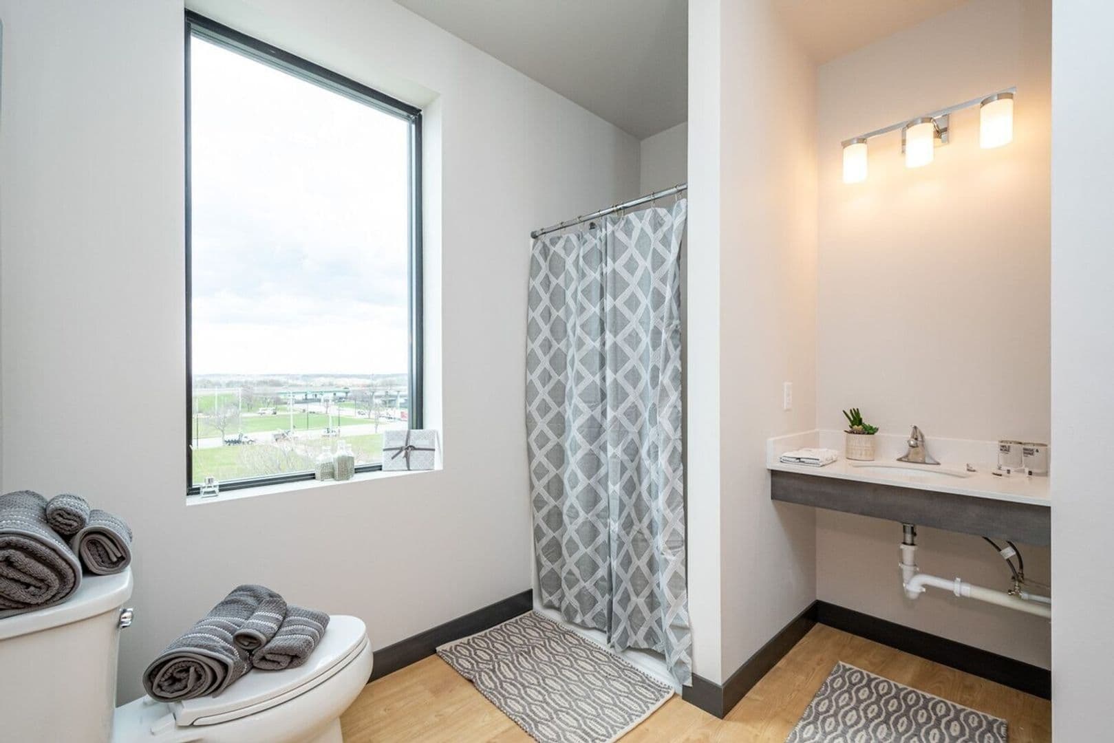 Cedar Rapids Apartment: 245 2nd Street SW