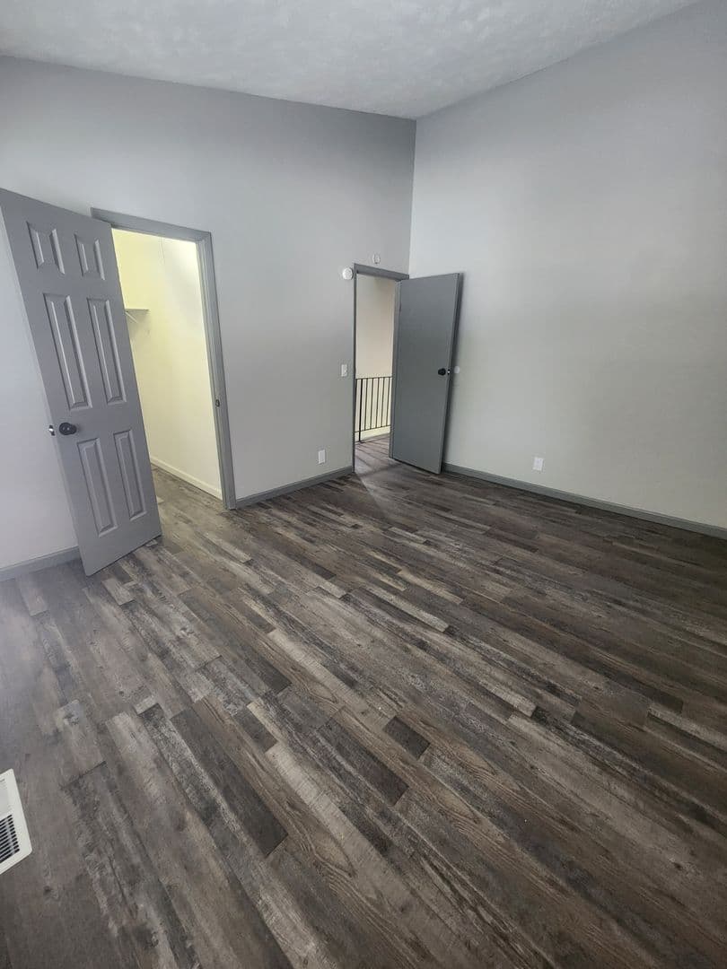 Omaha Apartment: 3816 109th Plaza