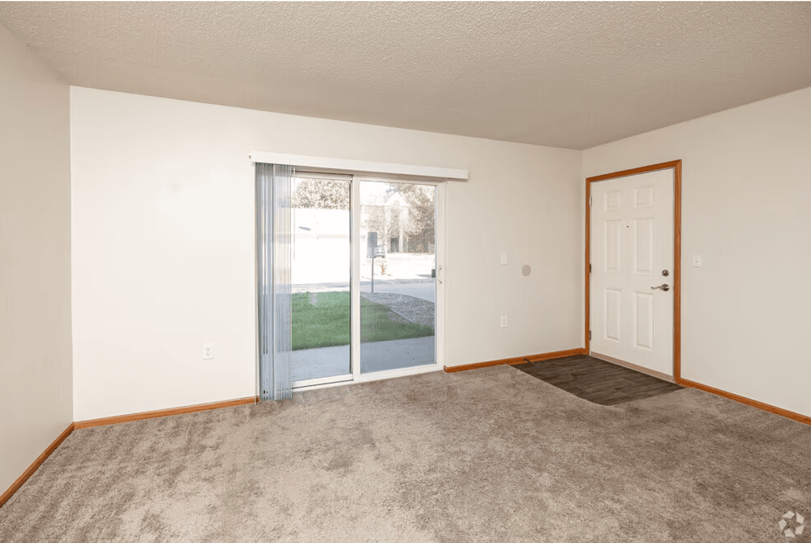 Waterloo Apartment: 3855 Pineview Place