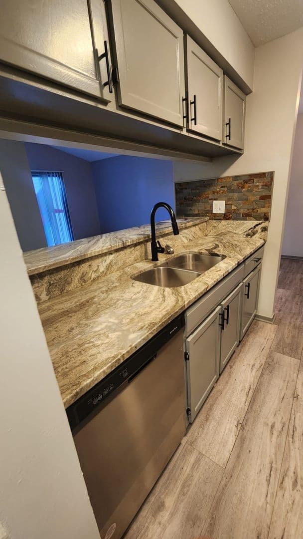 Omaha Apartment: 3816 109th Plaza