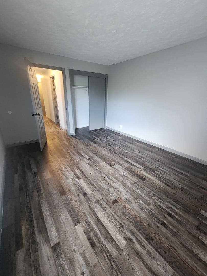 Omaha Apartment: 3816 109th Plaza