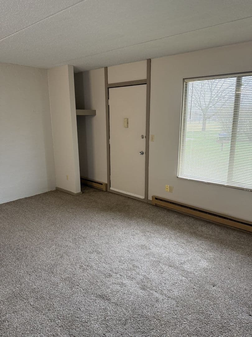 Waterloo Apartment: 1040-1138 Patrick Court