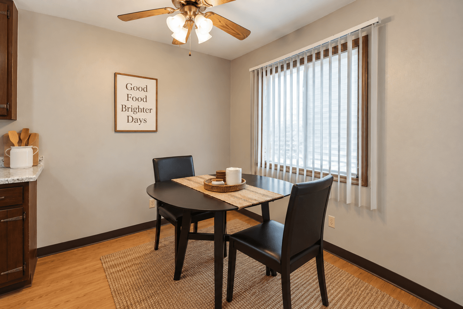 Waterloo Apartment: 3419-3421 Kingswood Pl
