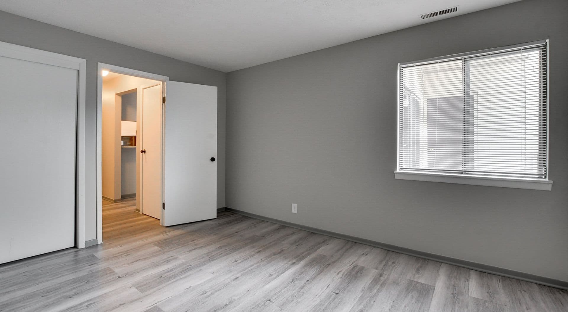 Omaha Apartment: 3816 109th Plaza