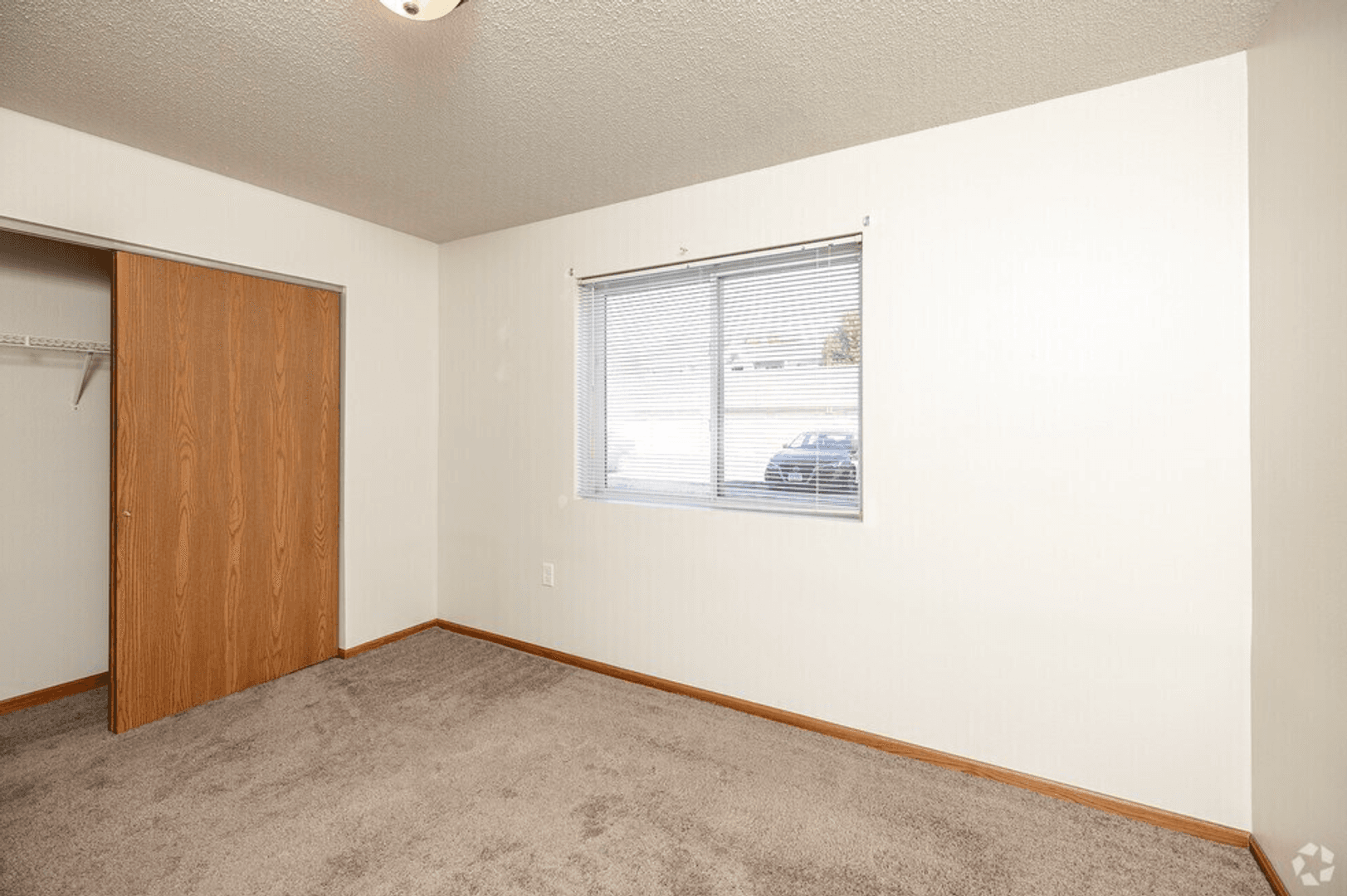 Waterloo Apartment: 3855 Pineview Place