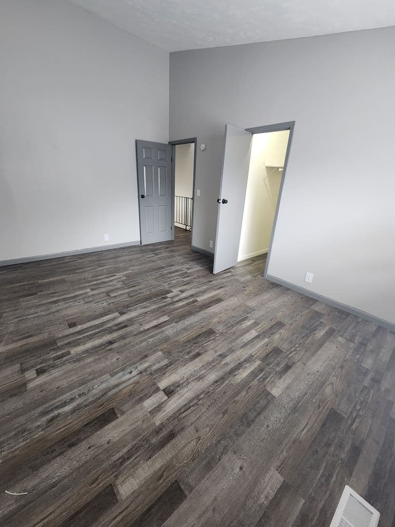 Omaha Apartment: 3816 109th Plaza