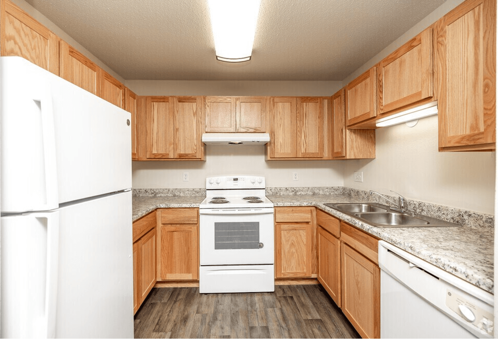Waterloo Apartment: 3855 Pineview Place