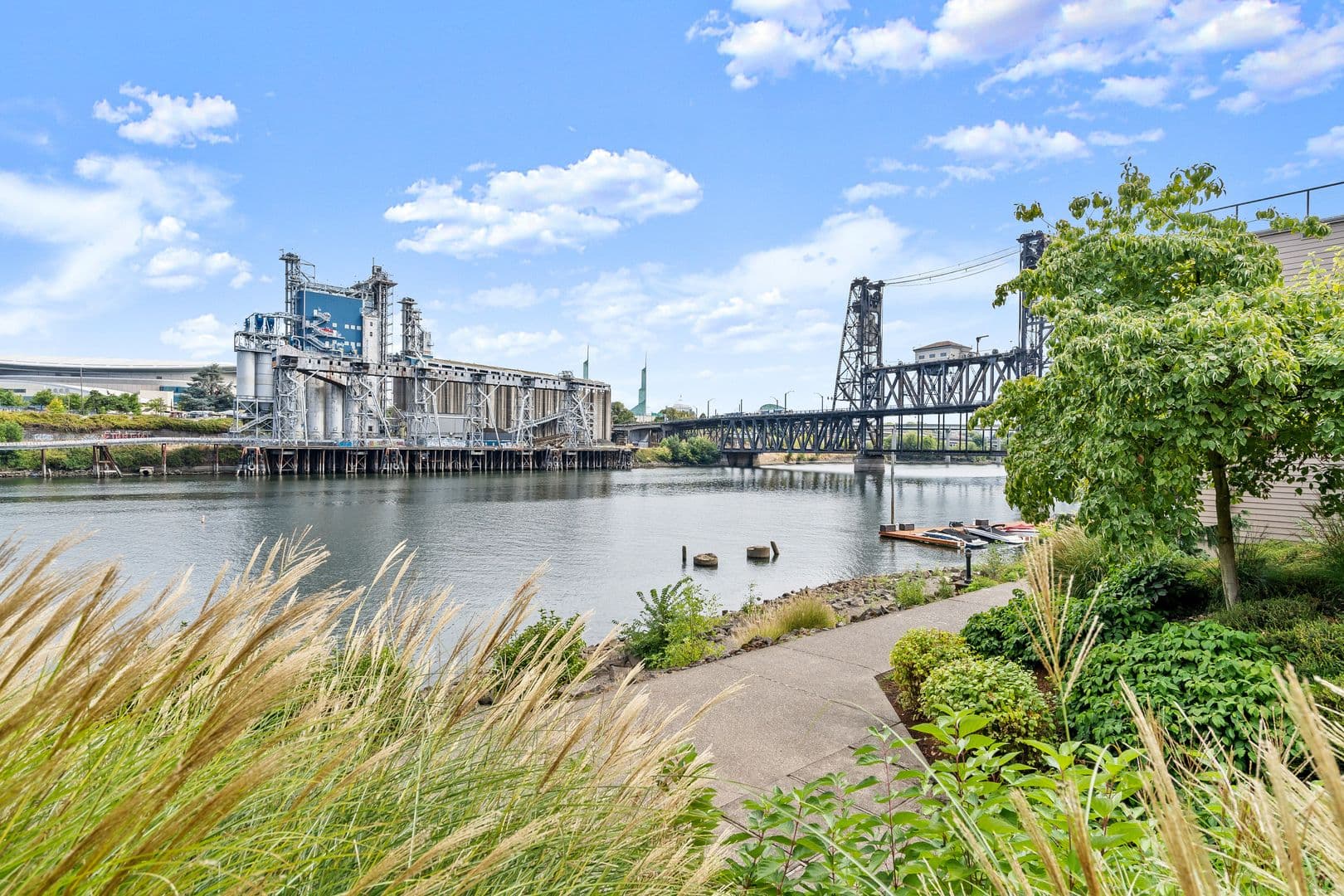 Portland Condo: 730 NW Naito Pkwy Apt E7