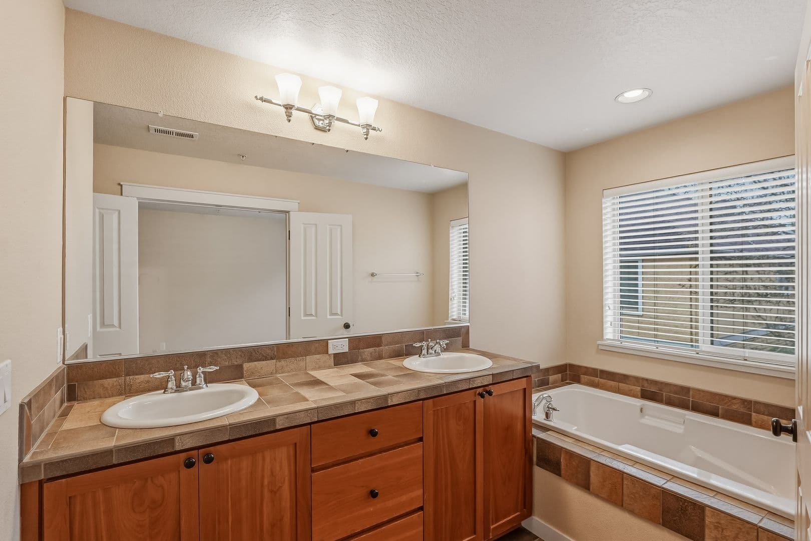 Wilsonville Townhome: 29246 SW Villebois Drive S.
