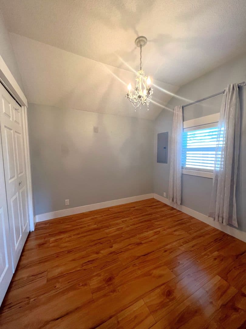 Milwaukie House: 18605 SE Wilmot St