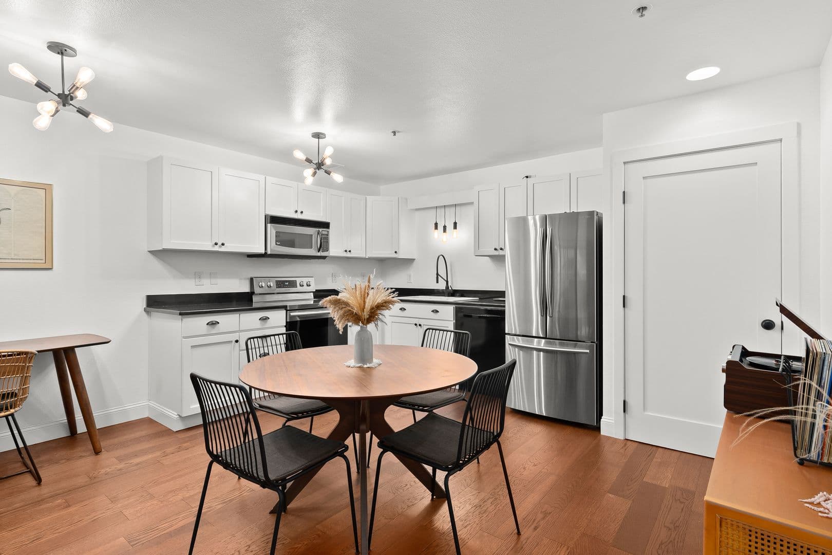 Portland Condo: 730 NW Naito Pkwy Apt E7