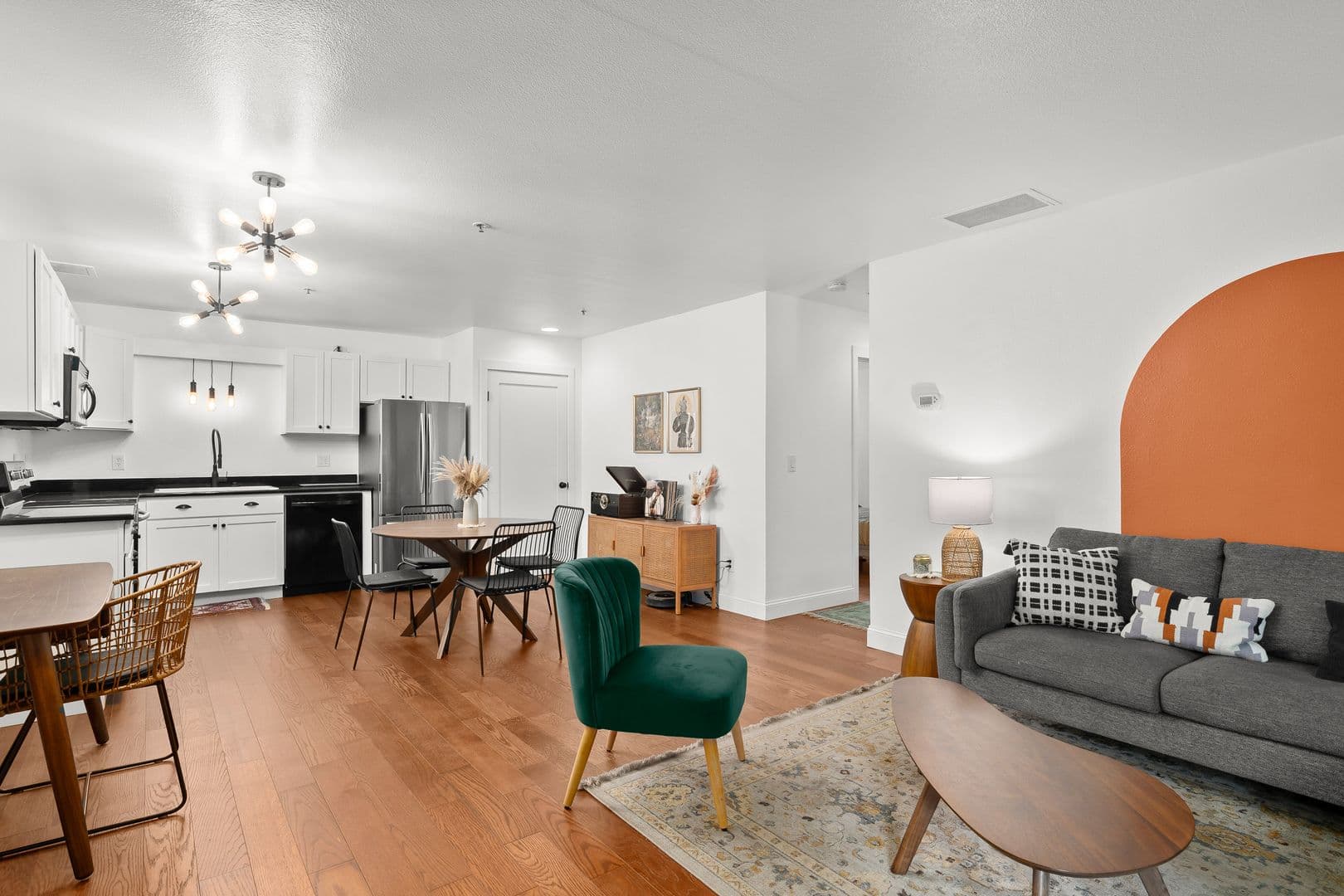 Portland Condo: 730 NW Naito Pkwy Apt E7