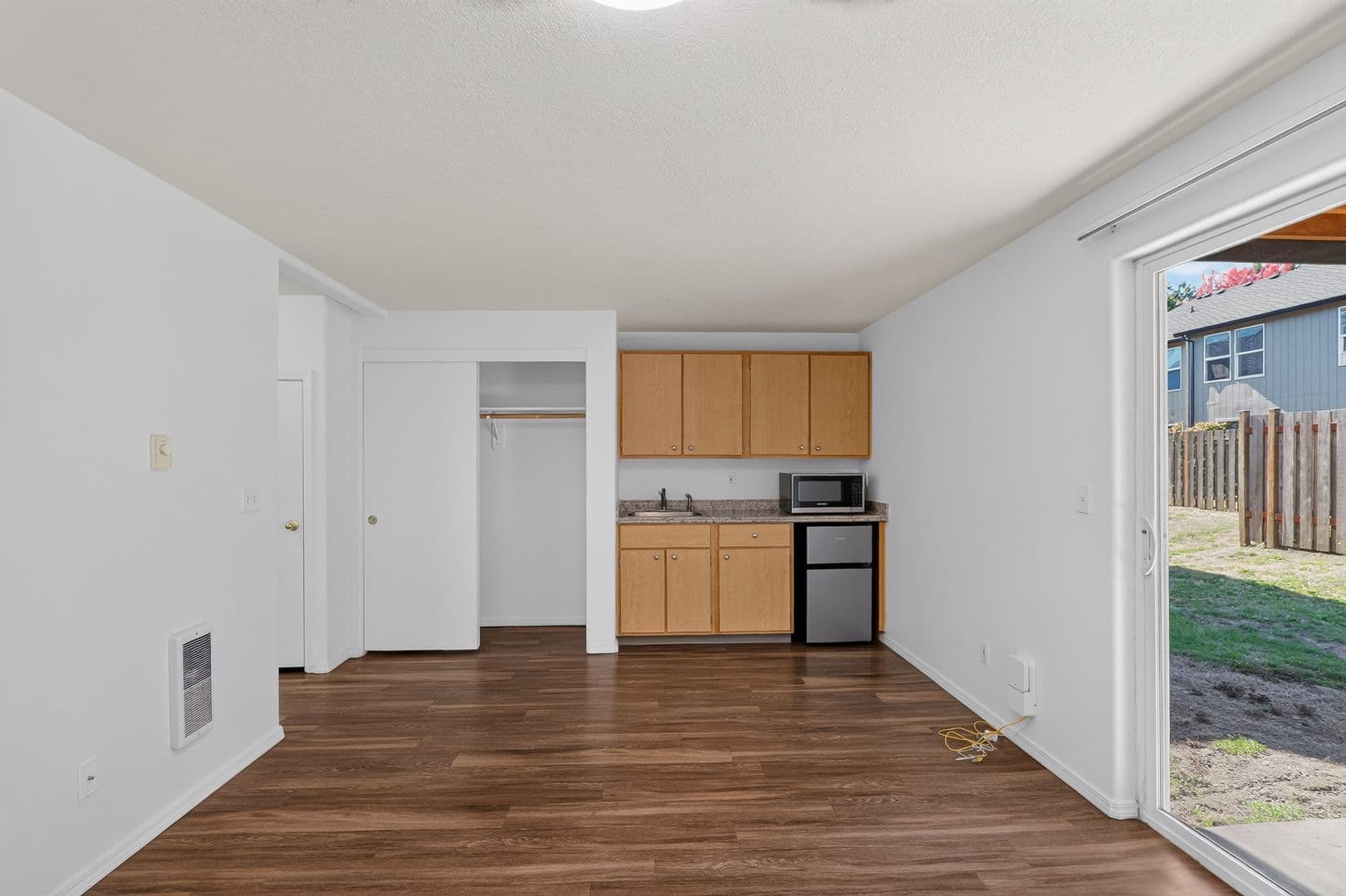 Beaverton Townhome: 4223 SW 159th Ave, unit #A
