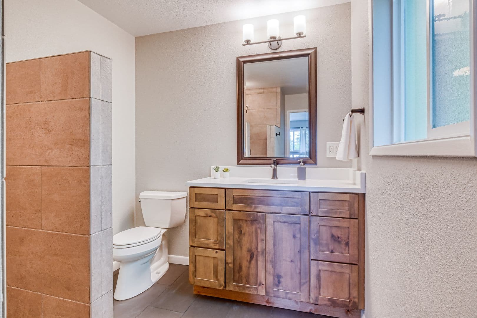 Lake Oswego House: 1698 Aspen St