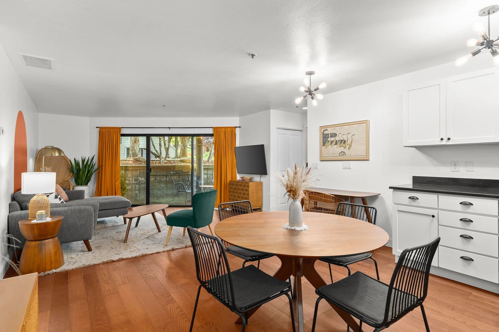 Portland Condo: 730 NW Naito Pkwy Apt E7