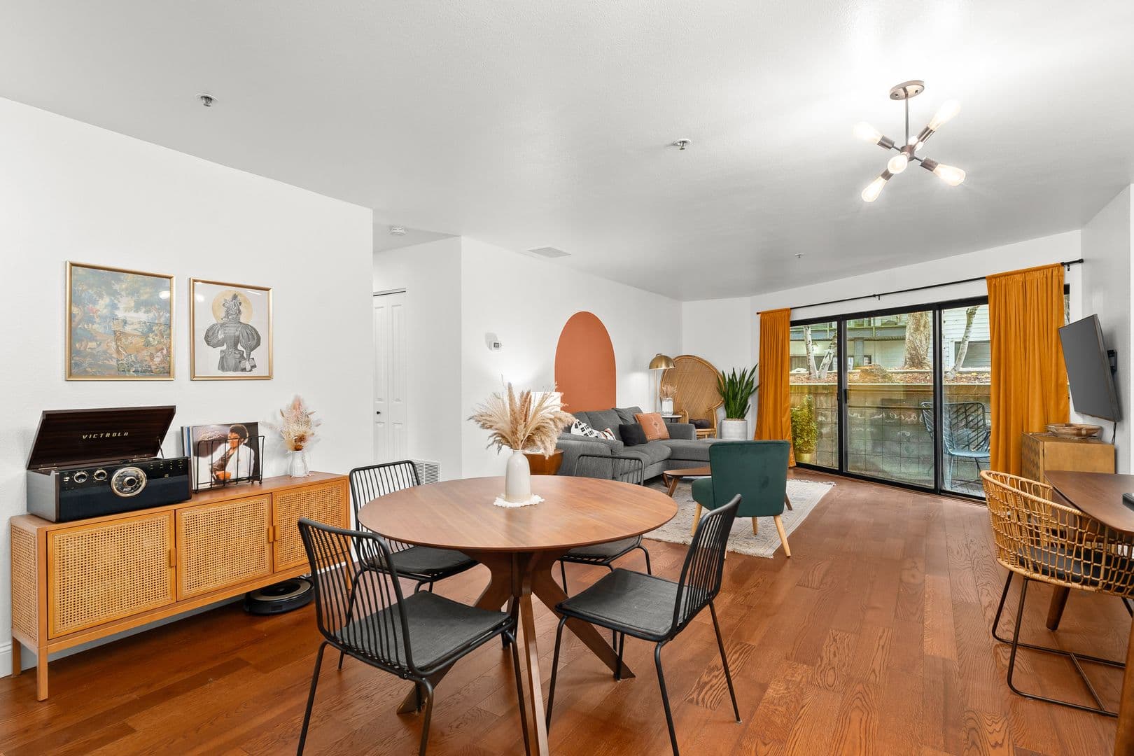 Portland Condo: 730 NW Naito Pkwy Apt E7