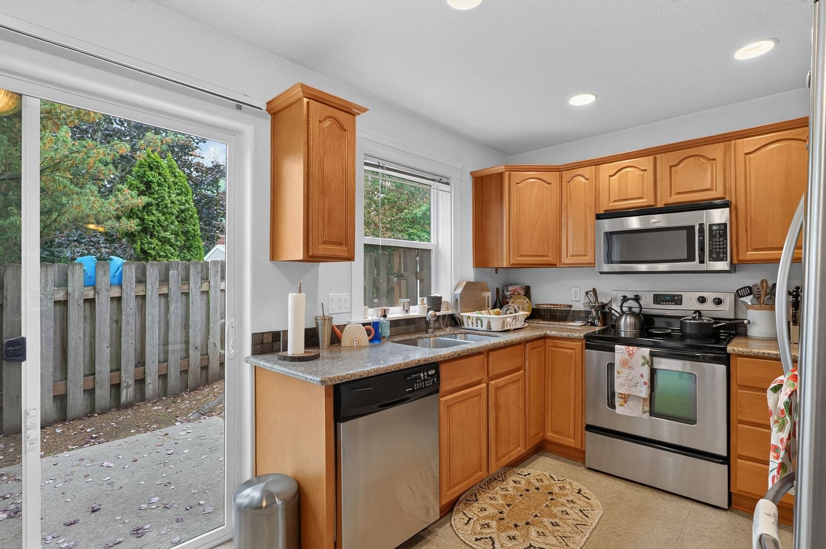 Portland Condo: 719 SE 148th Ave, Unit #A