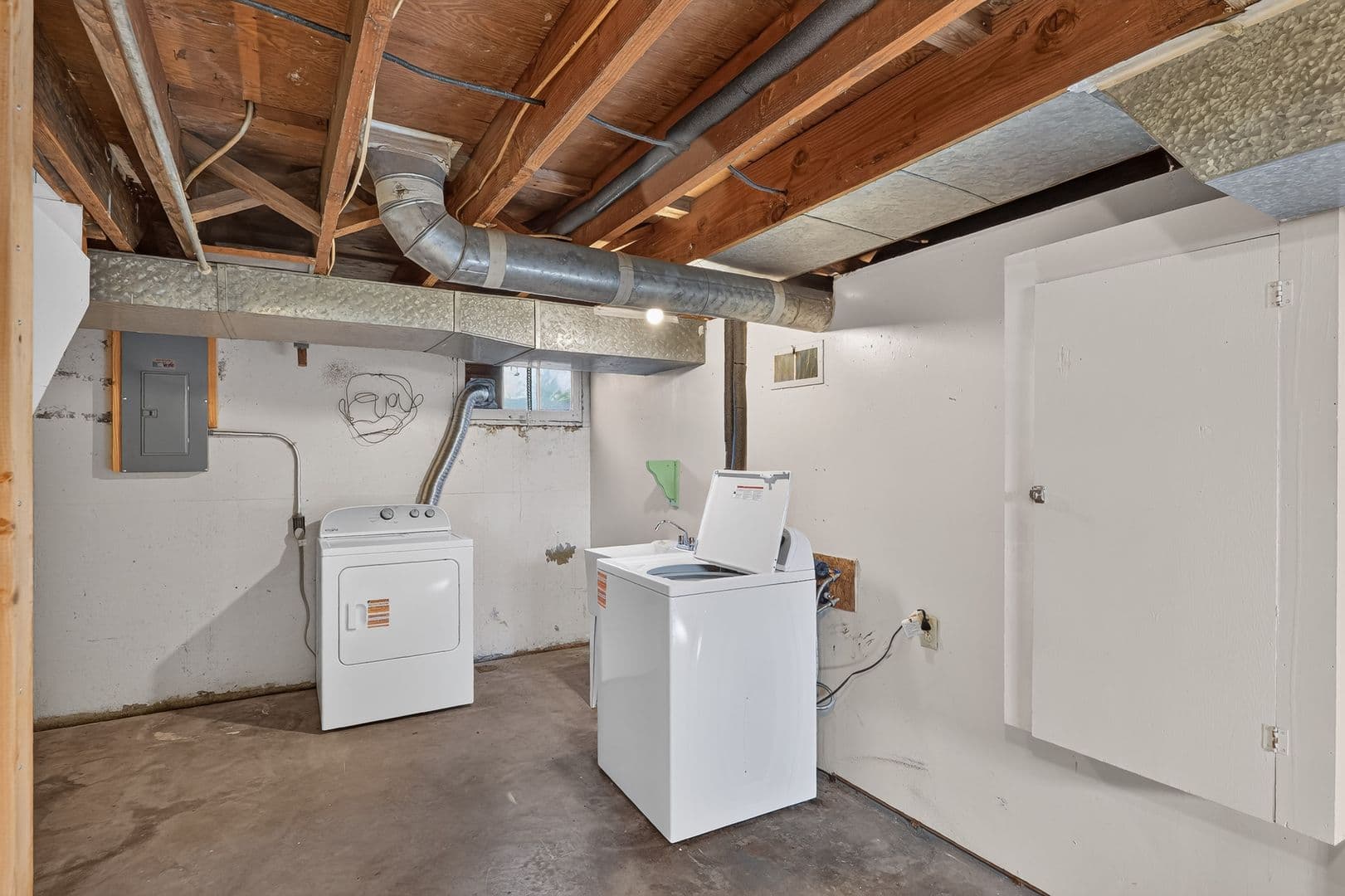 Gresham Condo: 655 NE 4th St
