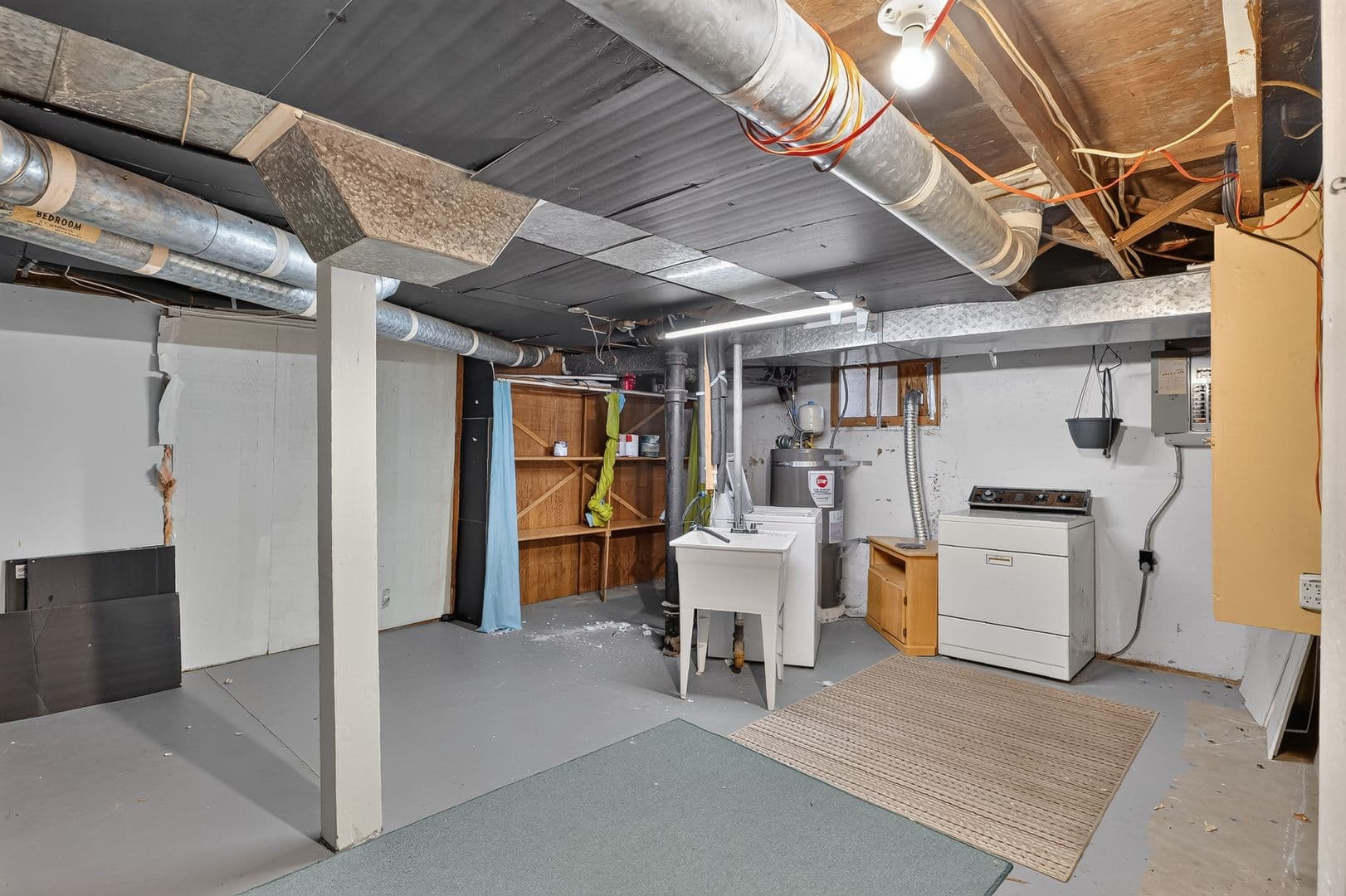 Gresham Condo: 653 NE 4th St