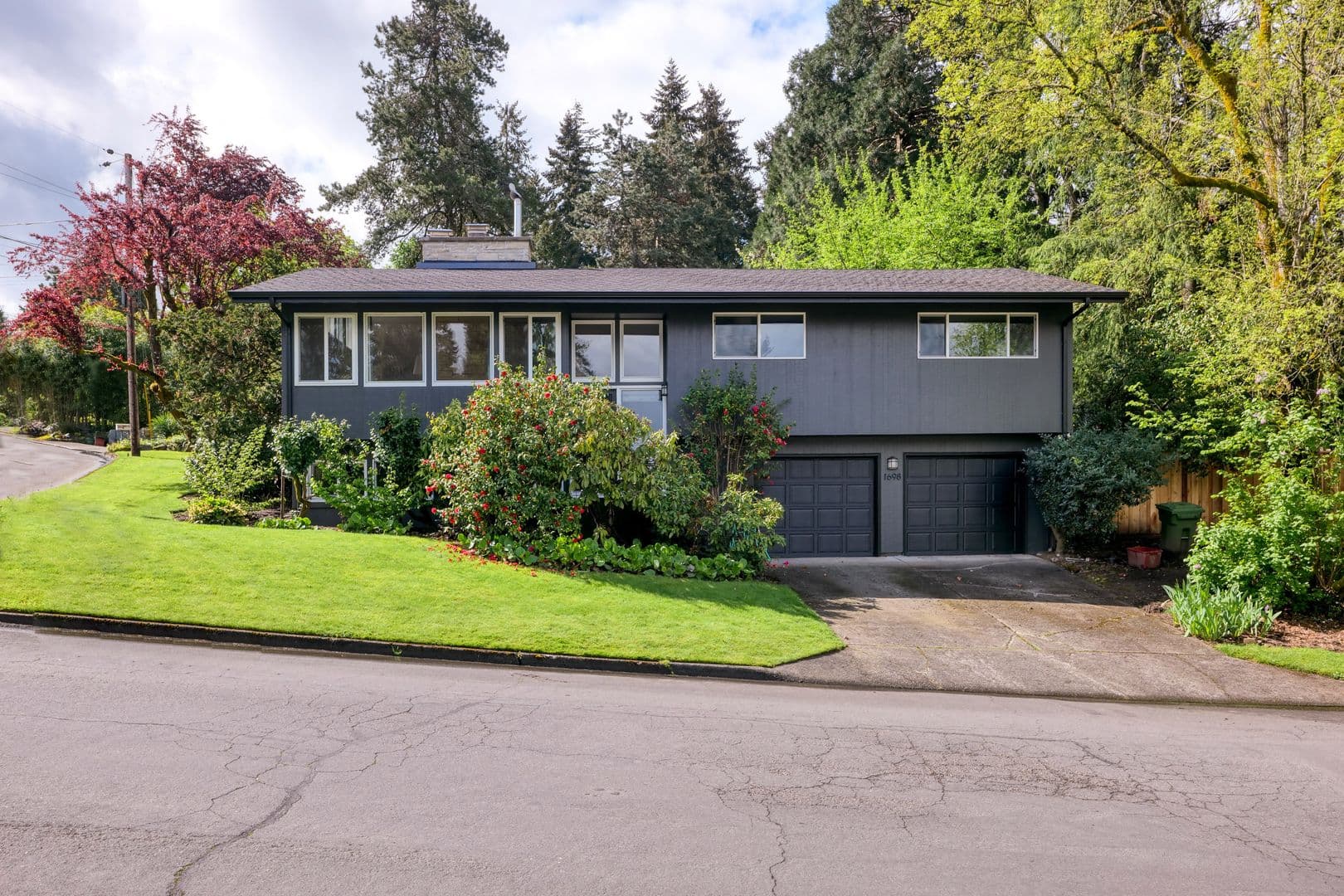Lake Oswego House: 1698 Aspen St