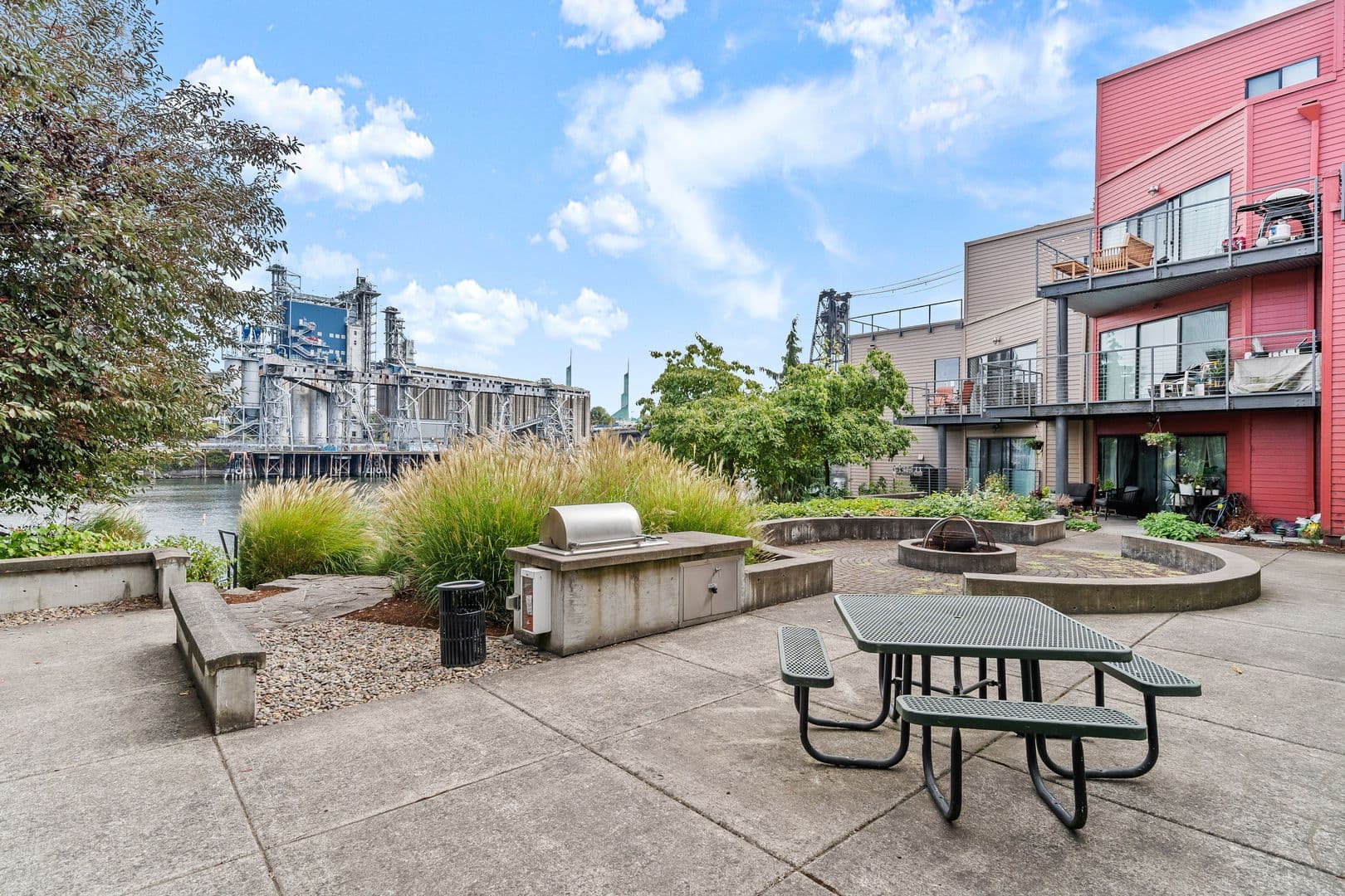Portland Condo: 730 NW Naito Pkwy Apt E7