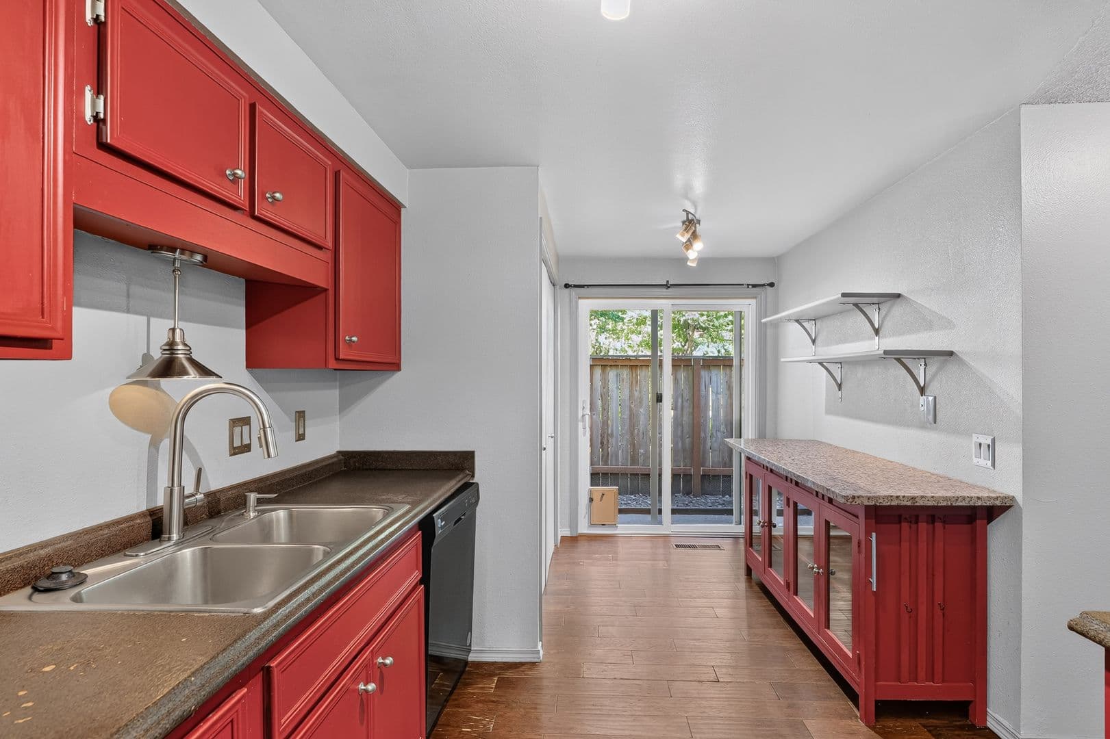 Beaverton Townhome: 5751 SW 204th Place