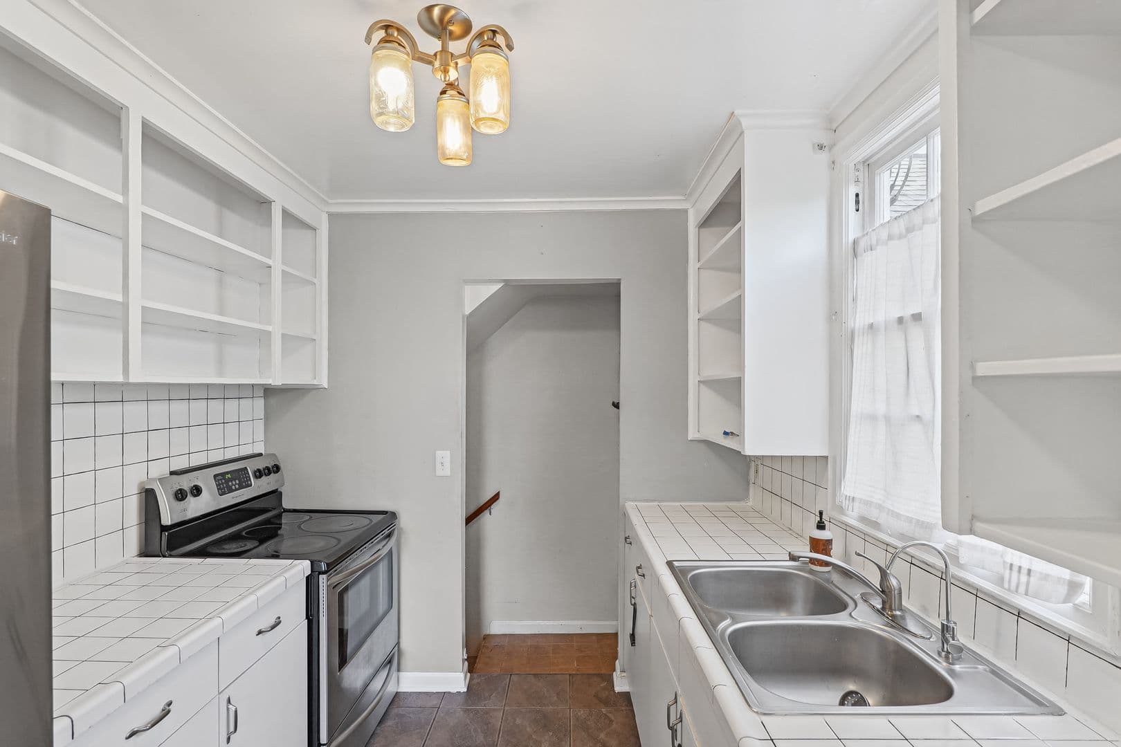 Portland House: 8213 N. Peninsular Avenue