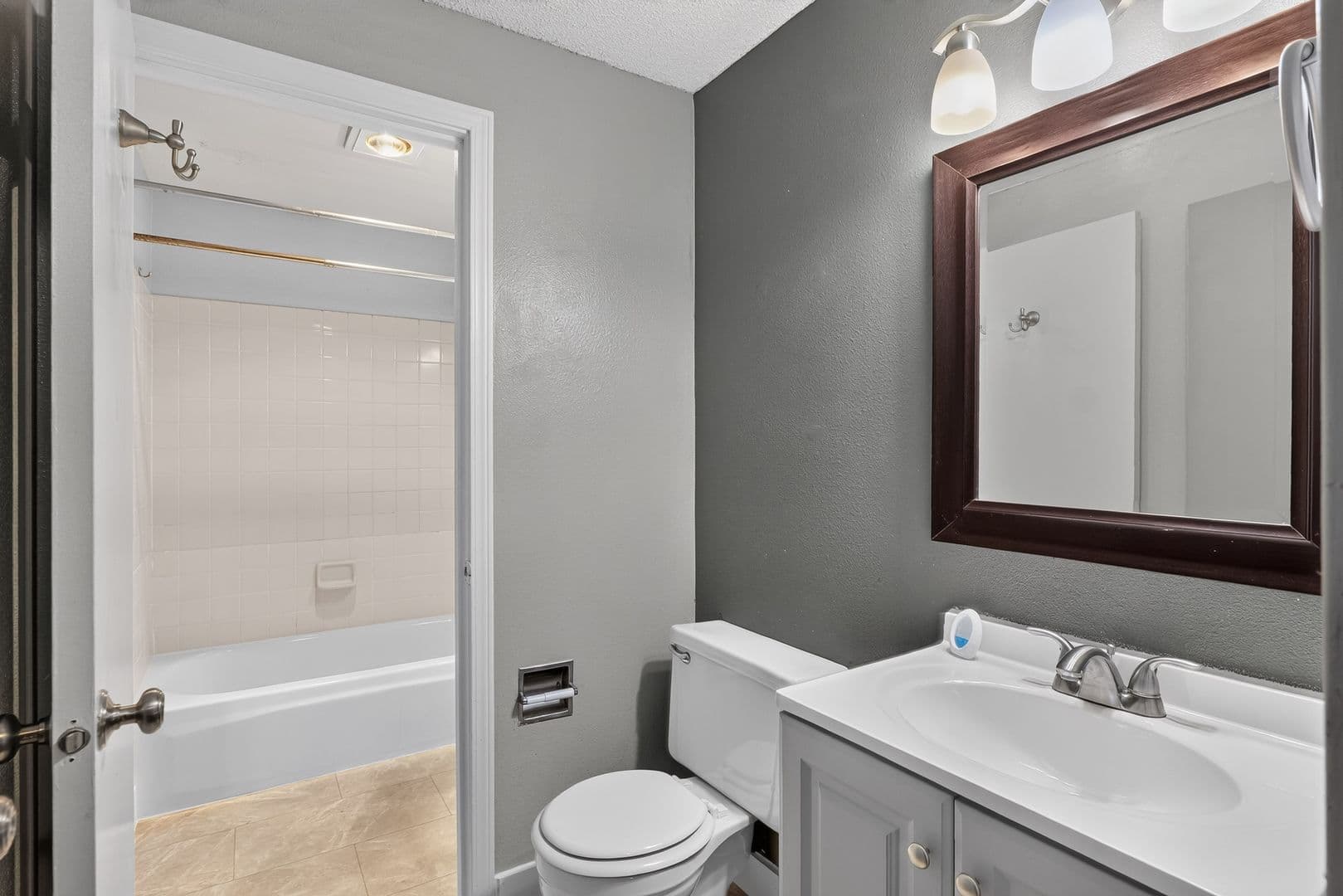Beaverton Townhome: 5751 SW 204th Place