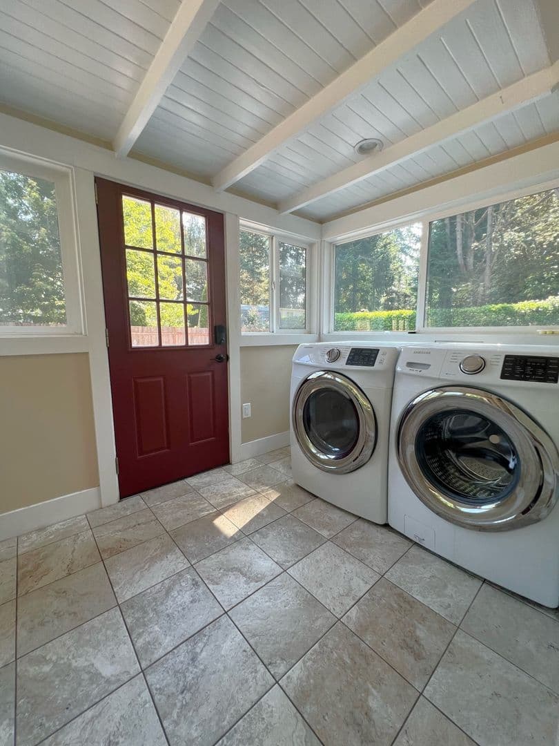 Milwaukie House: 18605 SE Wilmot St