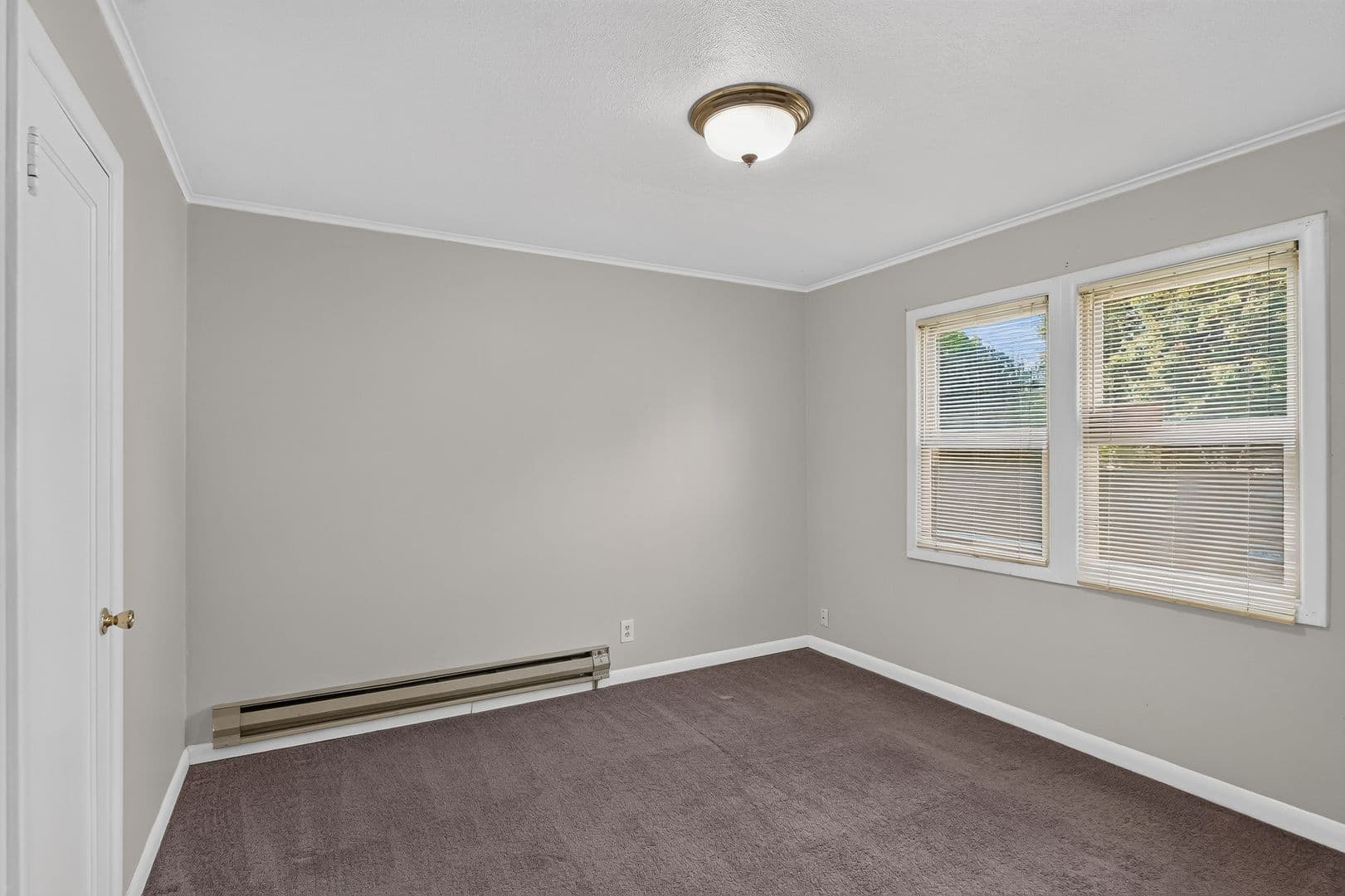 Gresham Condo: 653 NE 4th St