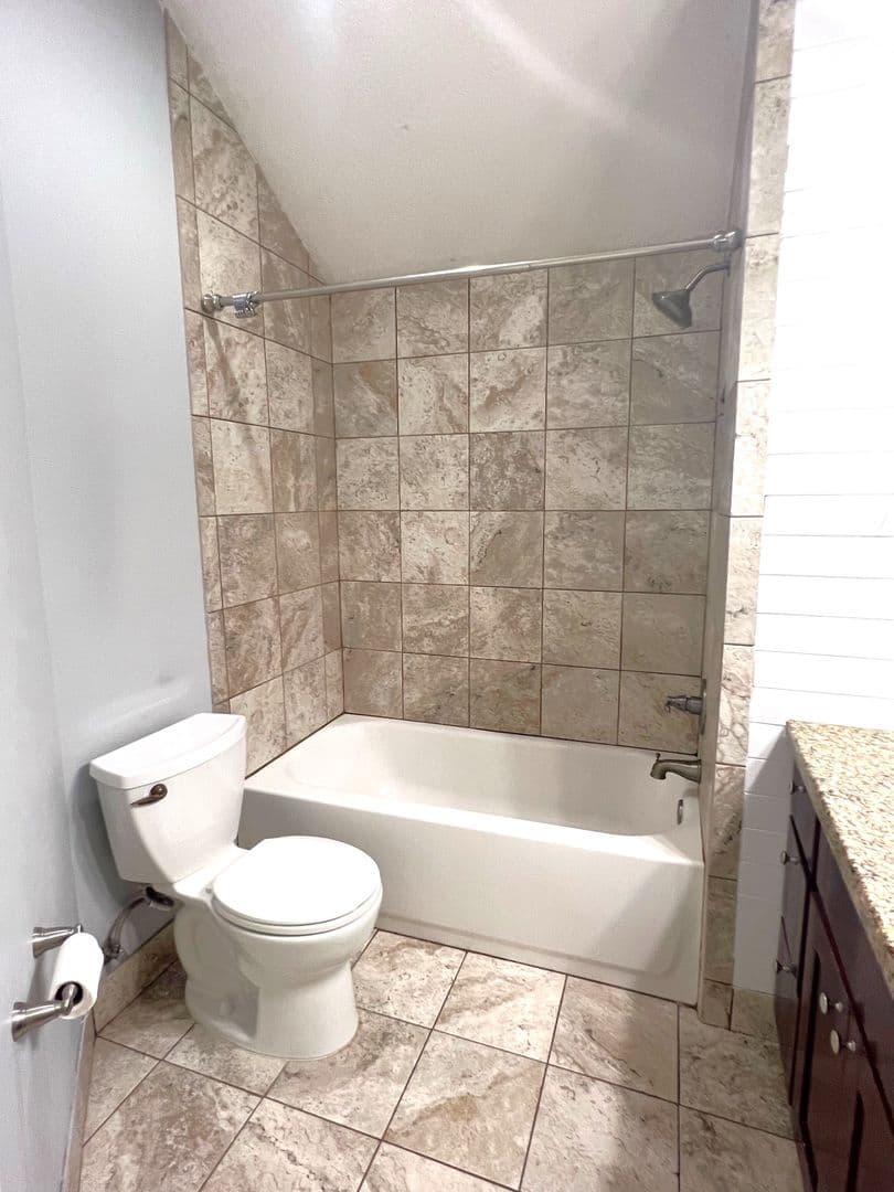 Milwaukie House: 18605 SE Wilmot St