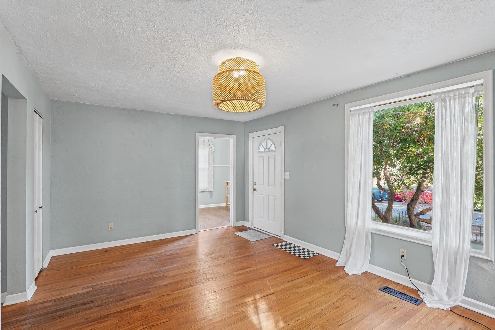 Portland House: 8213 N. Peninsular Avenue