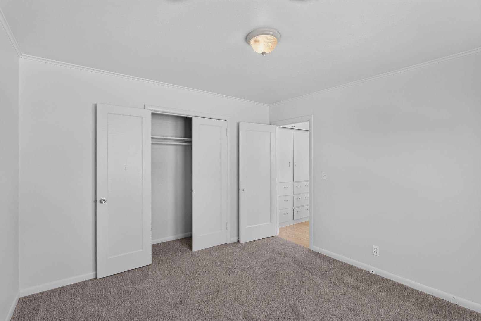Gresham Condo: 655 NE 4th St
