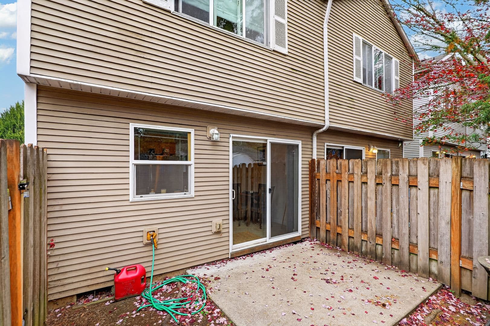 Portland Condo: 719 SE 148th Ave, Unit #A