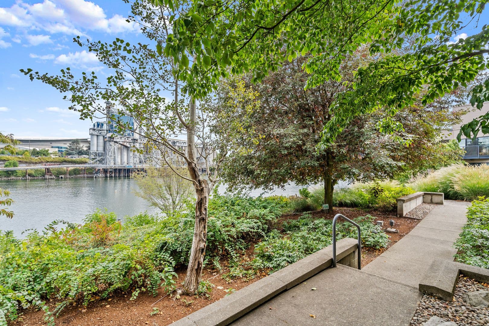 Portland Condo: 730 NW Naito Pkwy Apt E7
