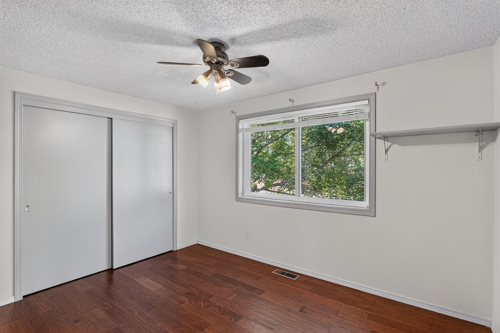 Beaverton Townhome: 5751 SW 204th Place