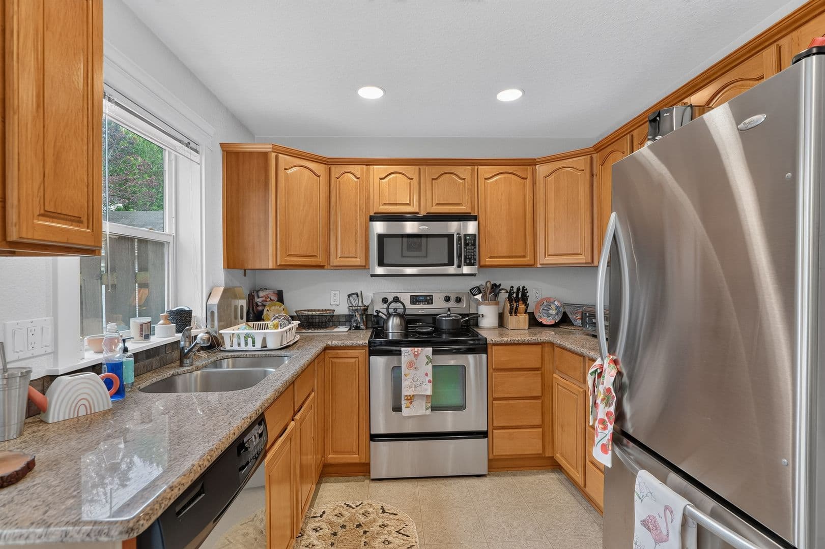 Portland Condo: 719 SE 148th Ave, Unit #A