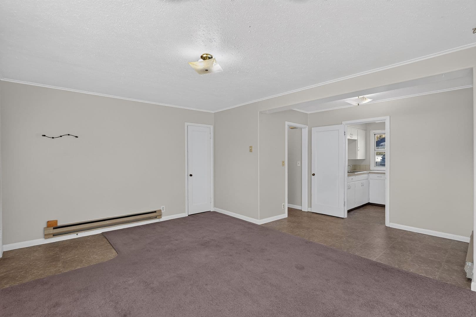 Gresham Condo: 653 NE 4th St