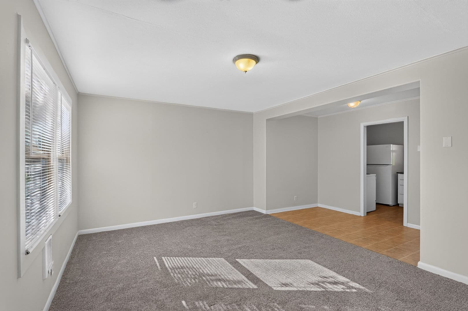Gresham Condo: 655 NE 4th St