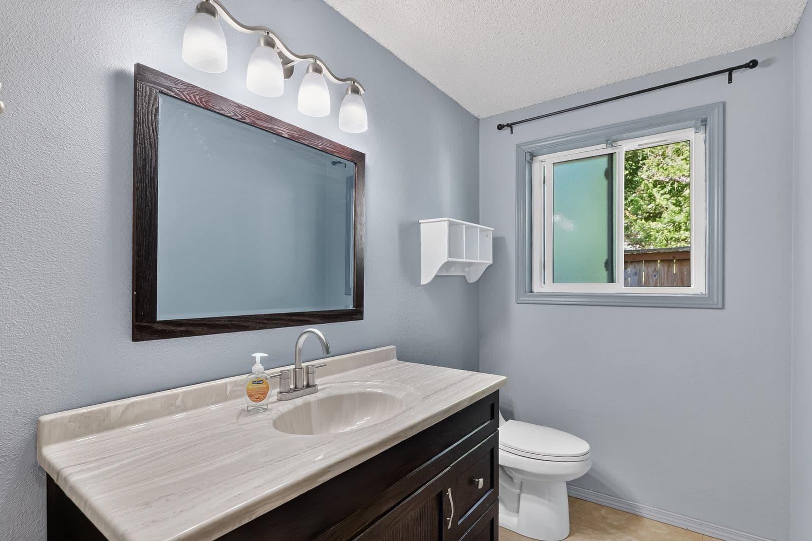 Beaverton Townhome: 5751 SW 204th Place