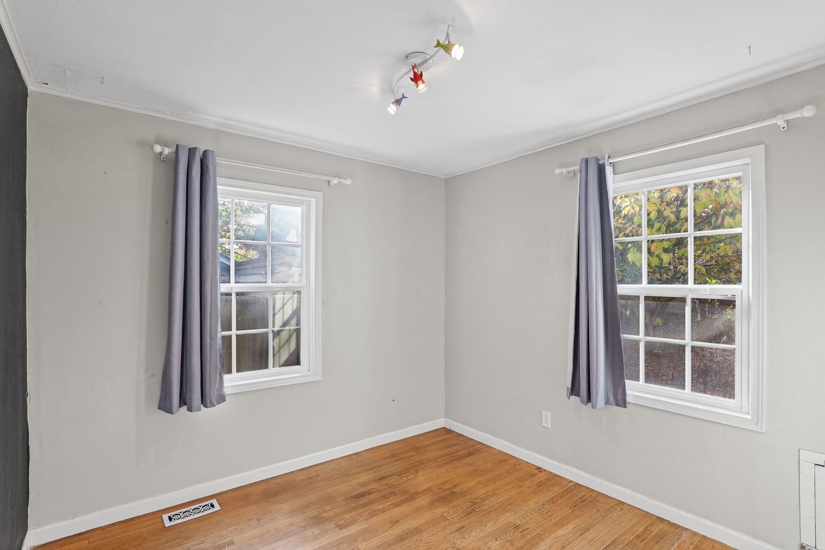 Portland House: 8213 N. Peninsular Avenue