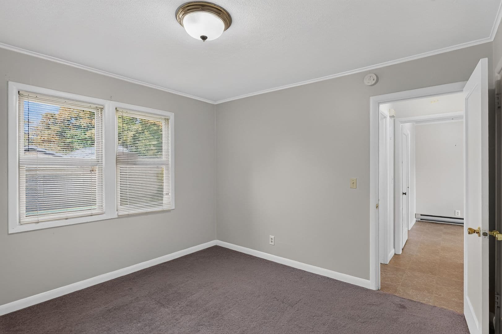 Gresham Condo: 653 NE 4th St