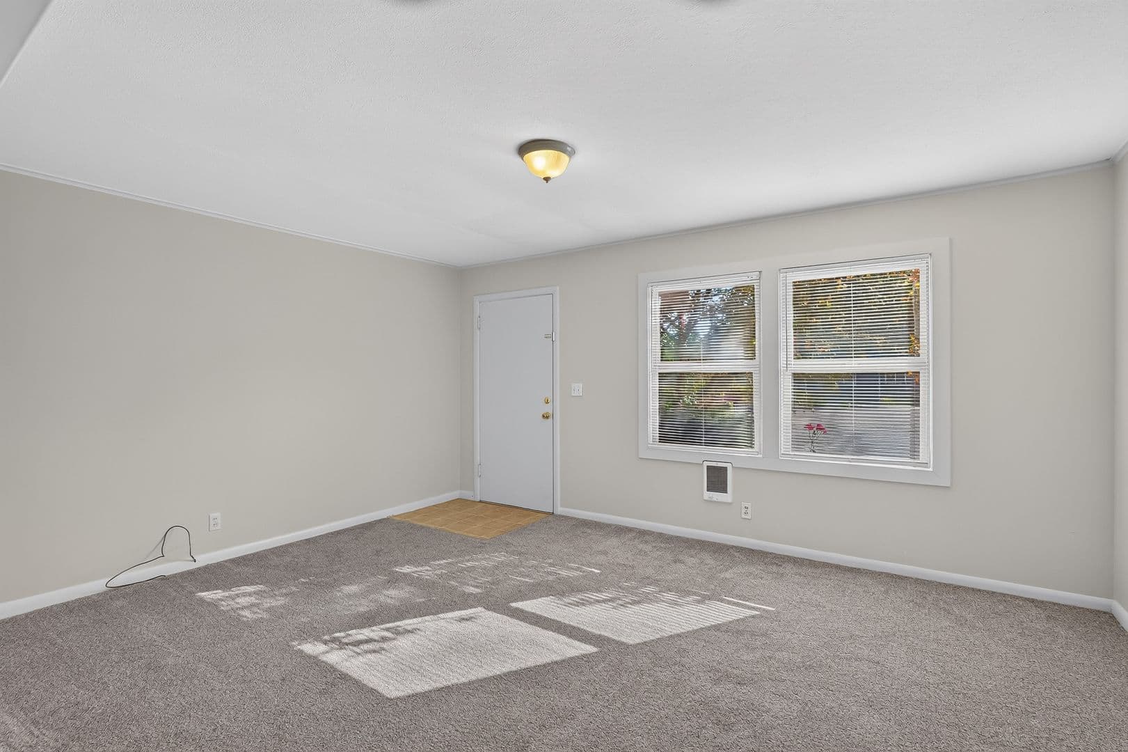 Gresham Condo: 655 NE 4th St