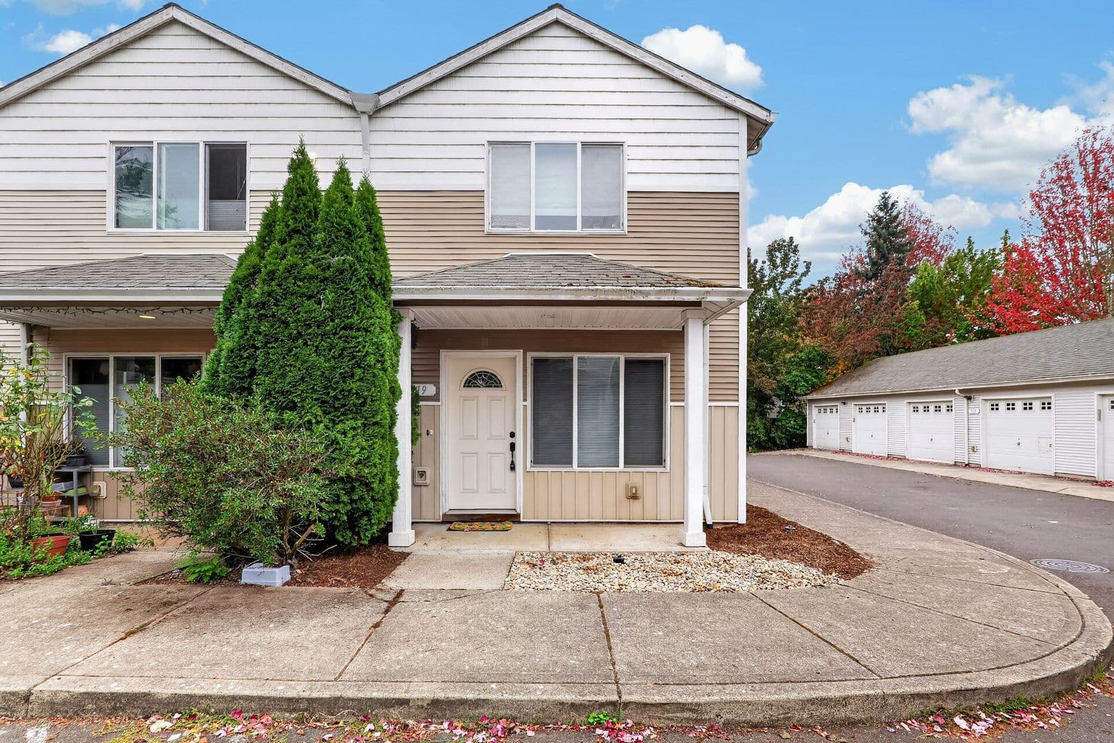 Portland Condo: 719 SE 148th Ave, Unit #A