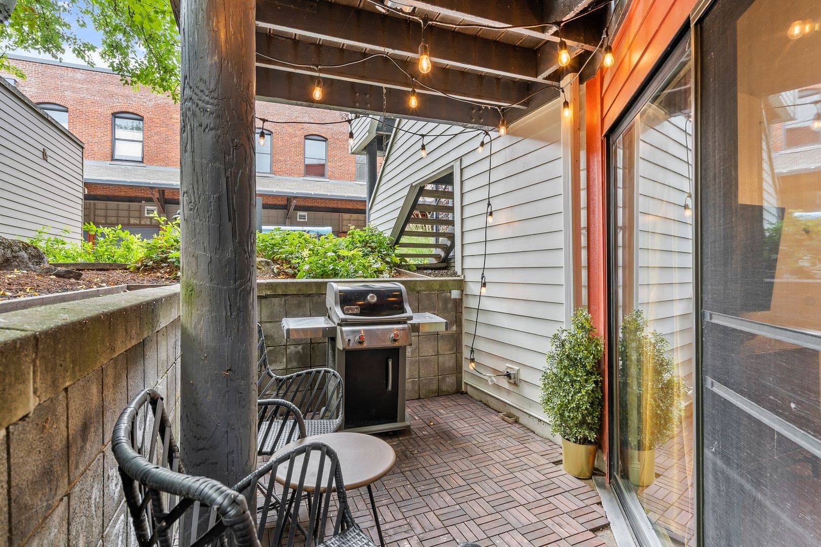 Portland Condo: 730 NW Naito Pkwy Apt E7