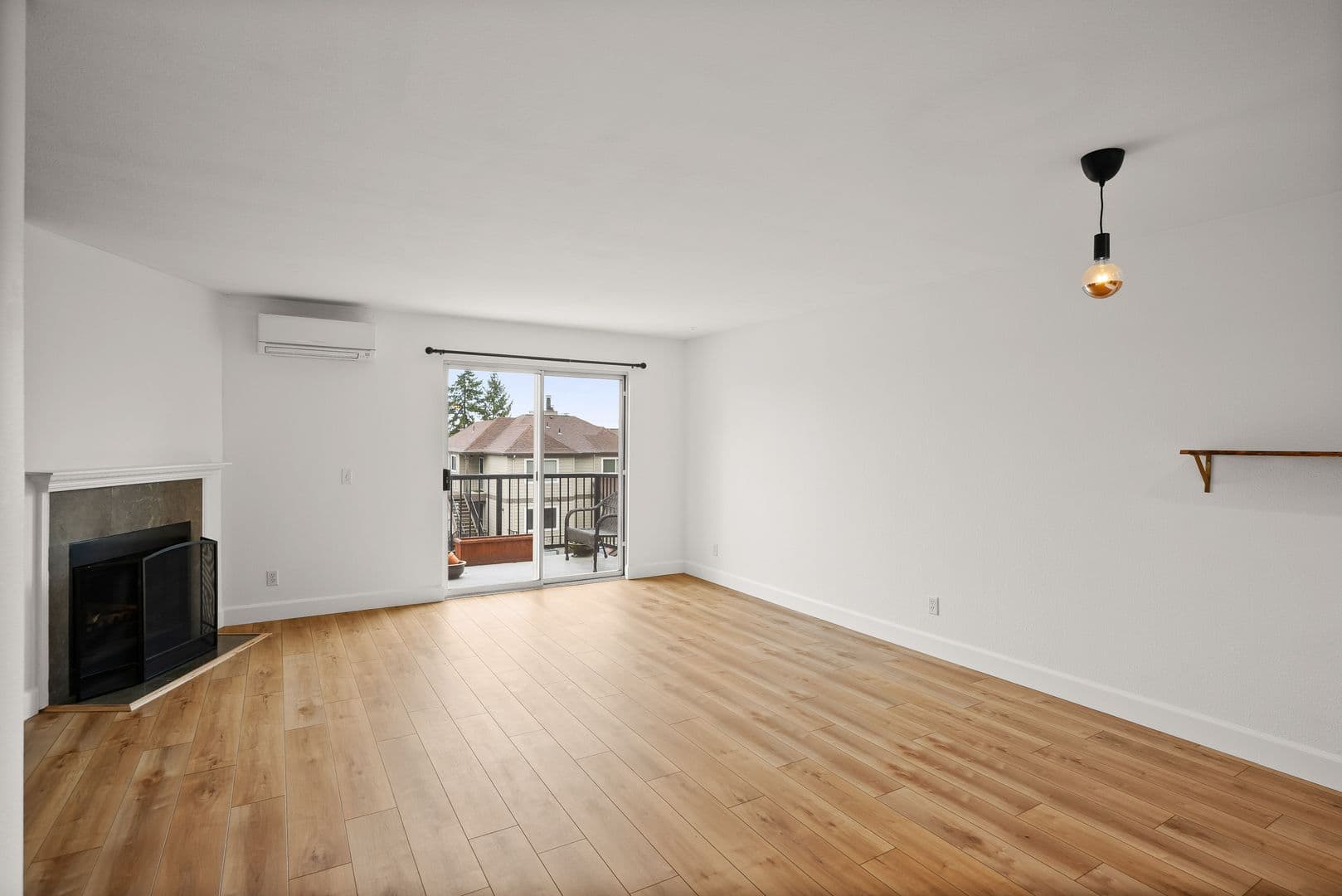 West Linn House: 6301 White Tail Dr Apt 51